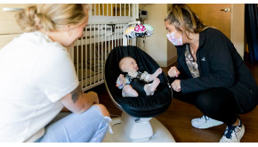 Привет! Я 4moms mamaRoo - инновационное кресло-качалка для младенцев.